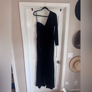 Windsor one shoulder velvet gown